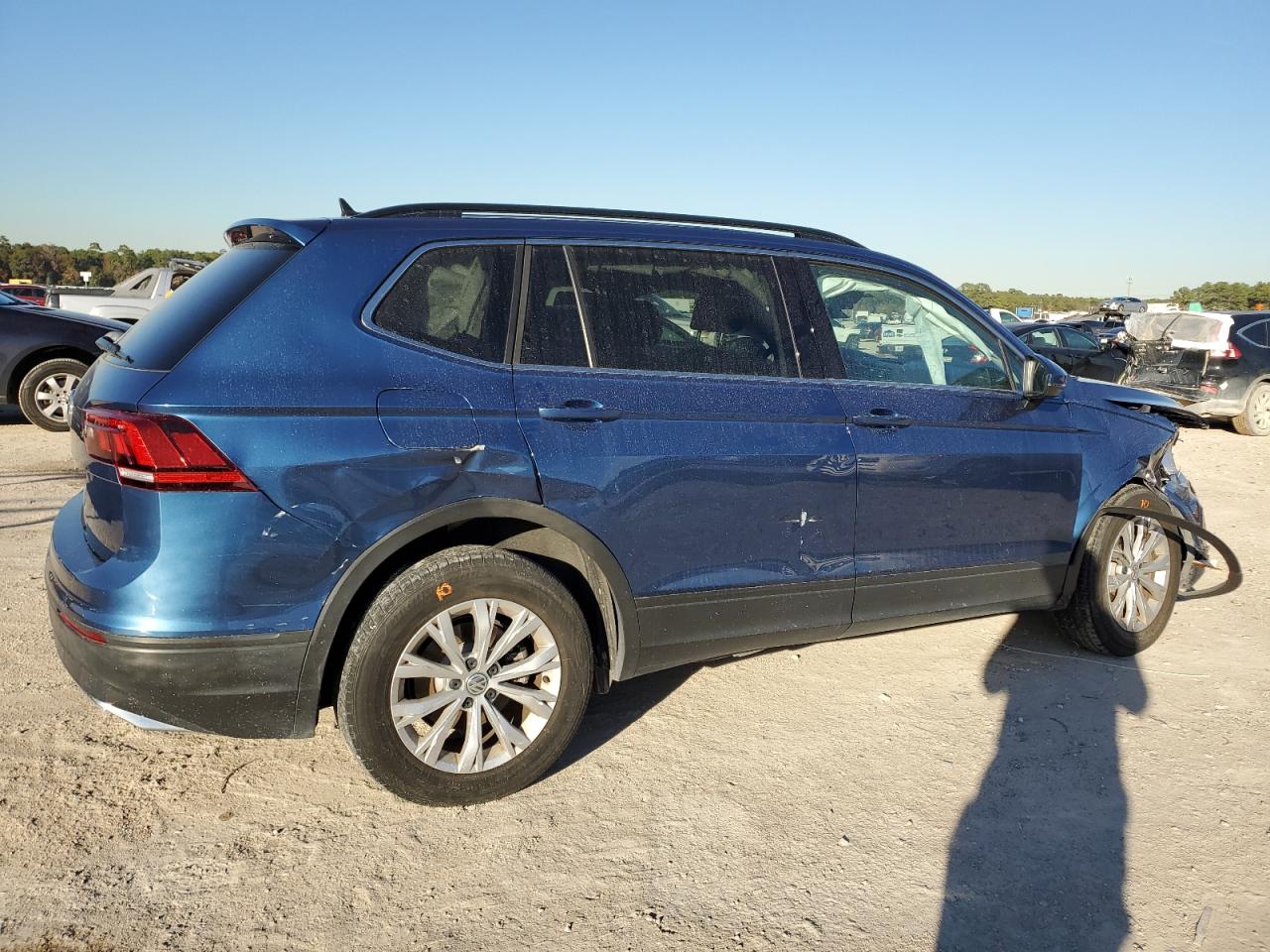 Image 3 of 2019 VOLKSWAGEN TIGUAN SE 2019 with VIN 3VV3B7AX2KM048869