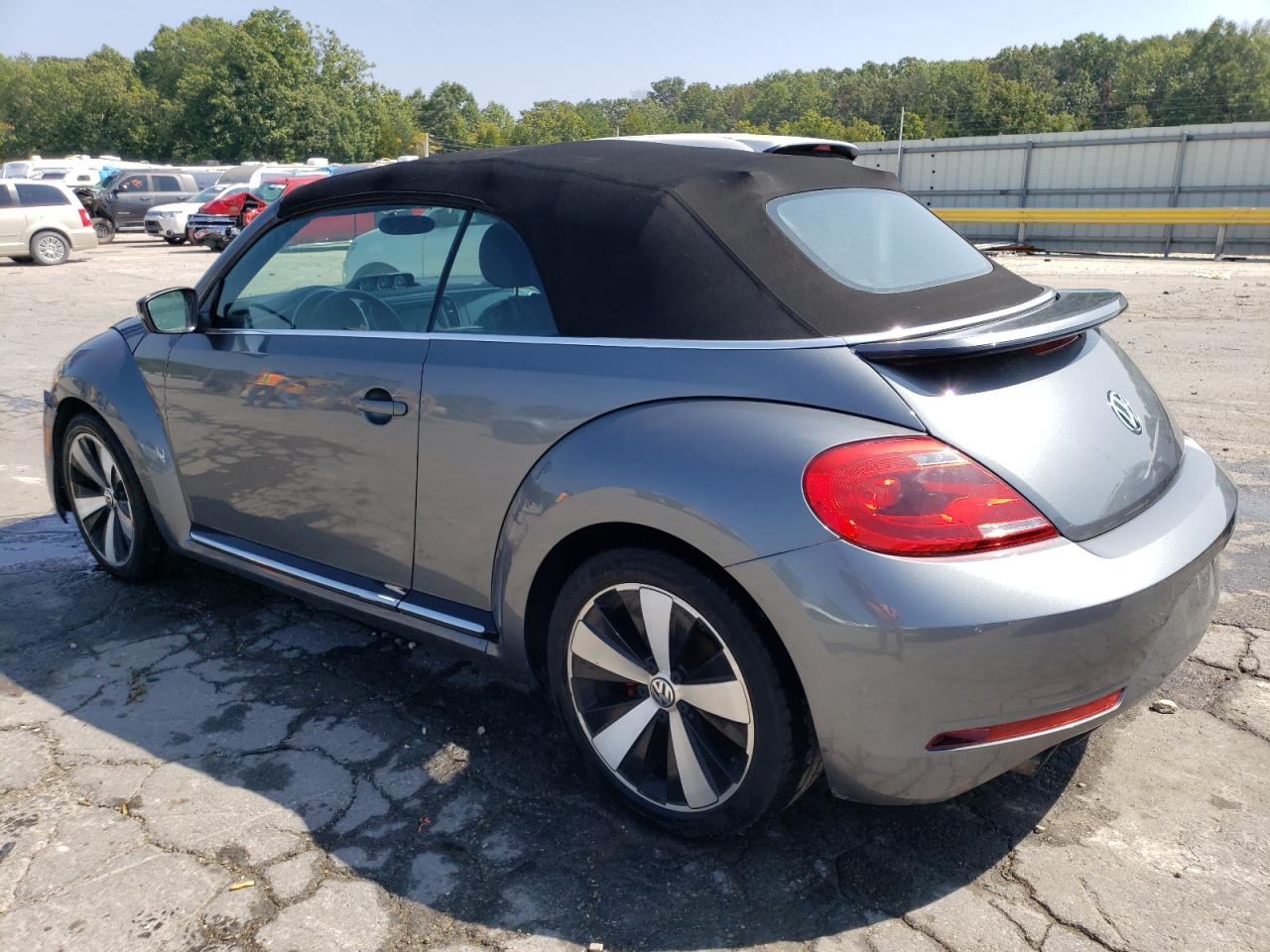 Obraz 2 z 2015 VOLKSWAGEN BEETLE R-LINE 2015 z VIN 3VW7S7AT5FM800533