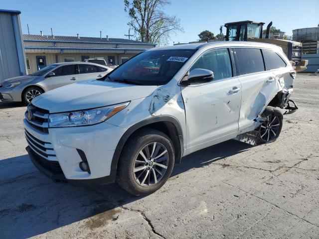 Изображение 2017 TOYOTA HIGHLANDER SE 2017