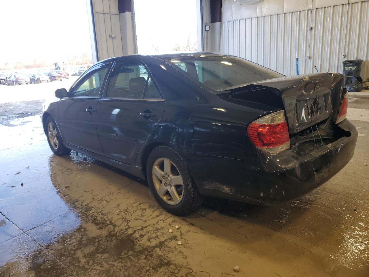 Obraz 2 z 2005 TOYOTA CAMRY LE 2005 z VIN JTDBE32KX53030056