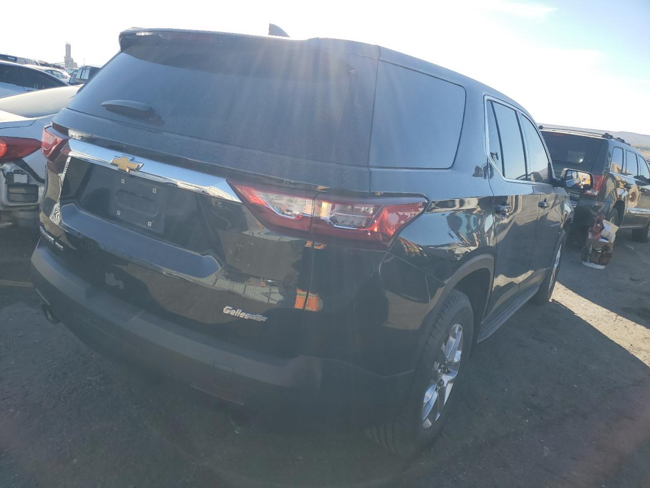 Image 3 of Chevrolet Traverse Ls 2018 with VIN 1GNEVFKW2JJ253383