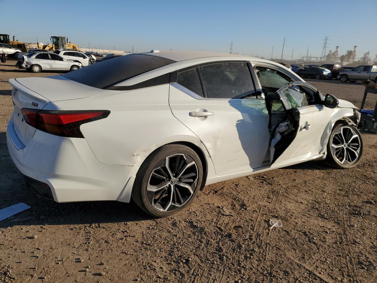 Изображение 3 2023 NISSAN ALTIMA SR 2023 с VIN 1N4BL4CV5PN353447