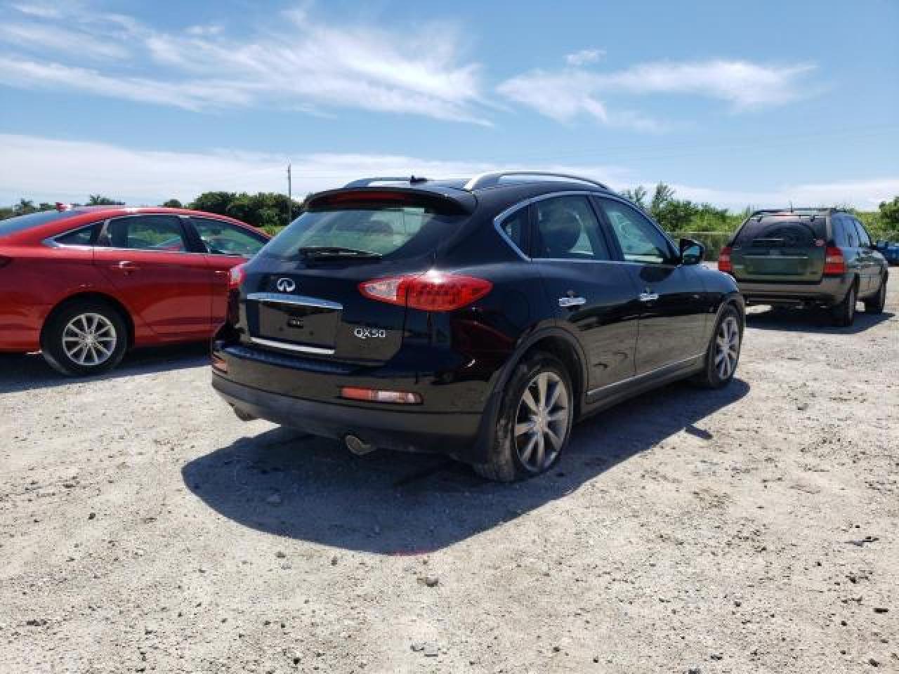 Obraz 3 z 2015 INFINITI QX50  2015 z VIN JN1BJ0HR9FM772218