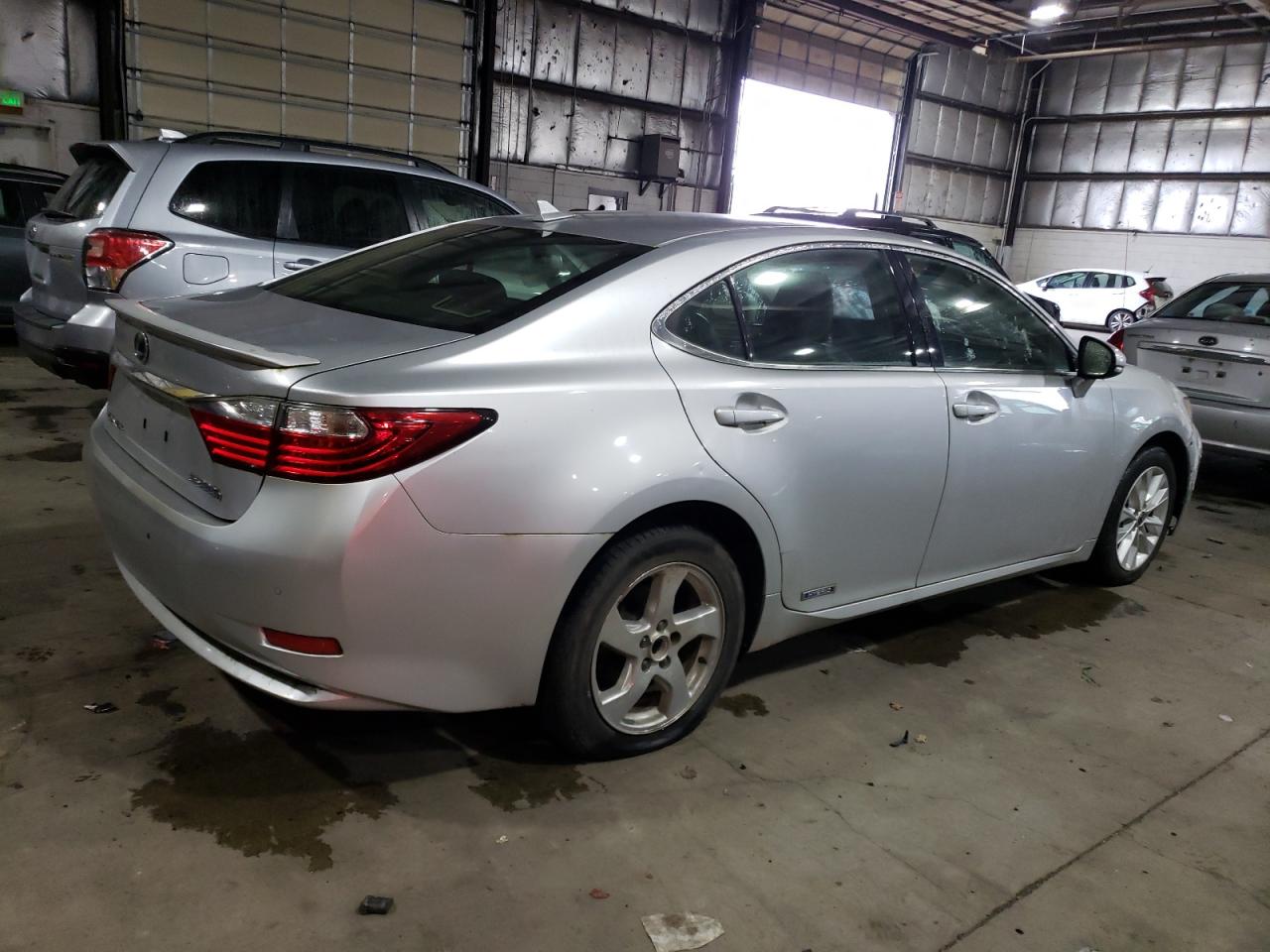 Image 3 of 2013 LEXUS ES 300H 2013 with VIN JTHBW1GG9D2007358