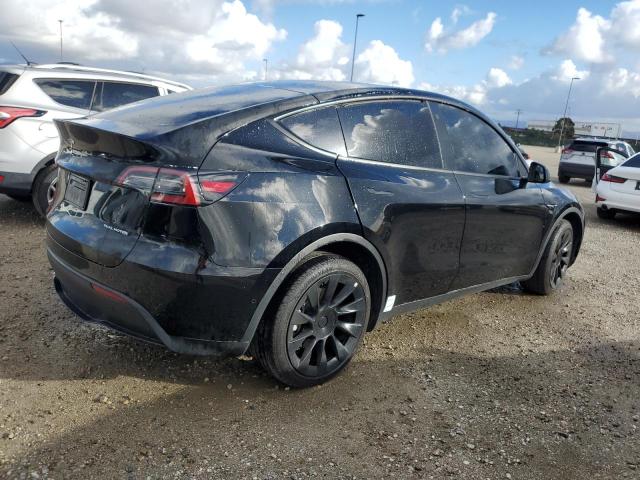 Obraz 3 z 2022 TESLA MODEL Y  2022 z VIN 7SAYGDEE4NF559962