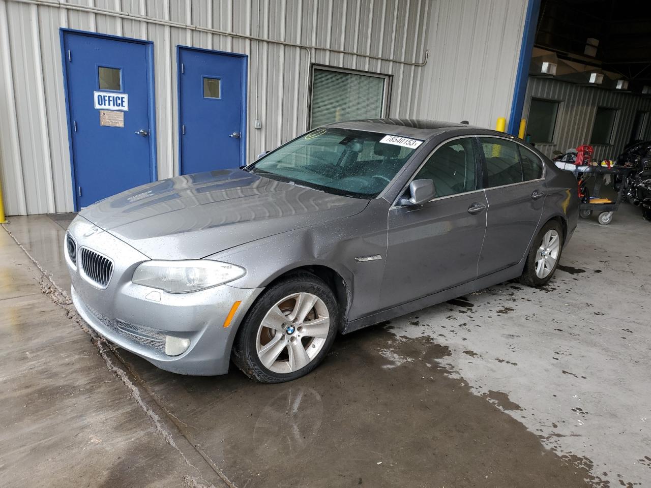 Image 1 of 2013 BMW 528 XI 2013 with VIN WBAXH5C50DDW15154