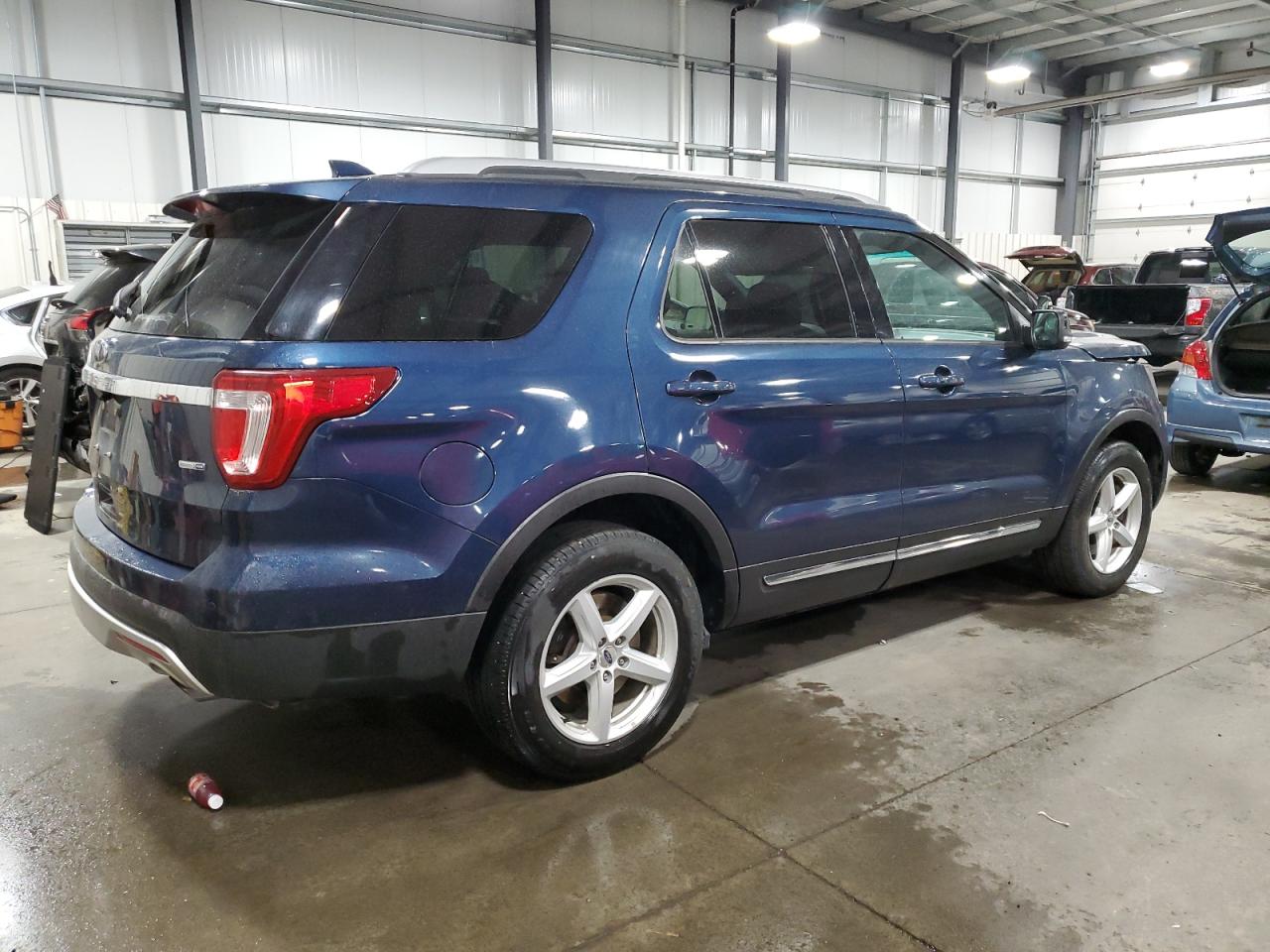 Изображение 3 2017 FORD EXPLORER XLT 2017 с VIN 1FM5K8DH0HGB68301