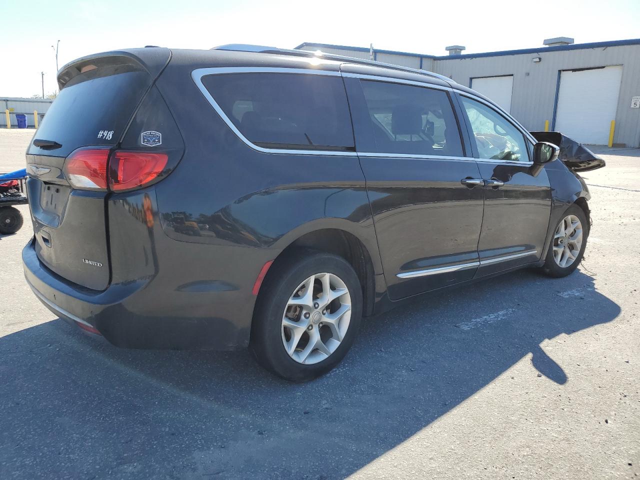 Изображение 3 2020 CHRYSLER PACIFICA LIMITED 2020 с VIN 2C4RC1GG4LR144037