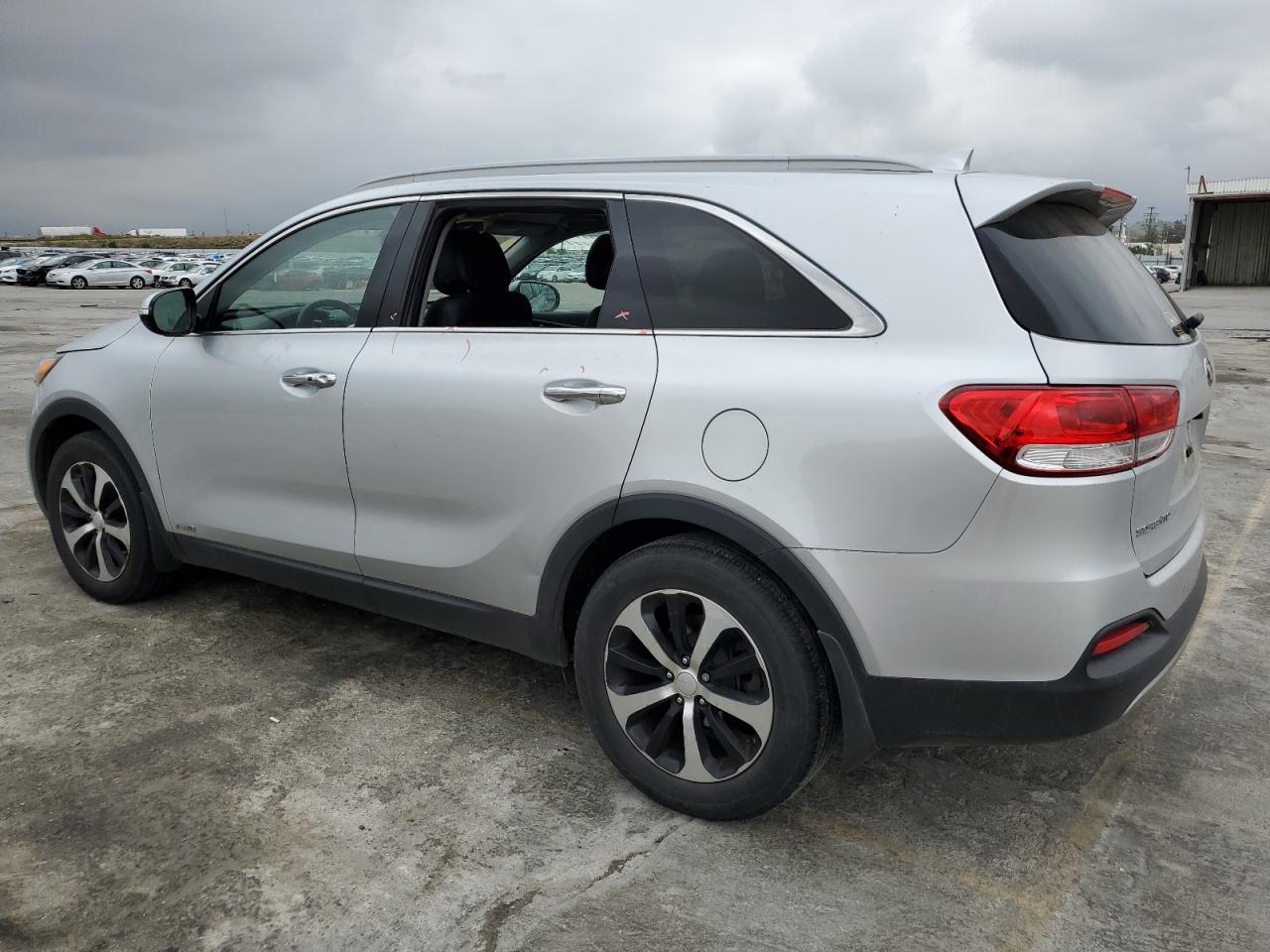 Obraz 2 z 2016 KIA SORENTO EX 2016 z VIN 5XYPHDA12GG029610