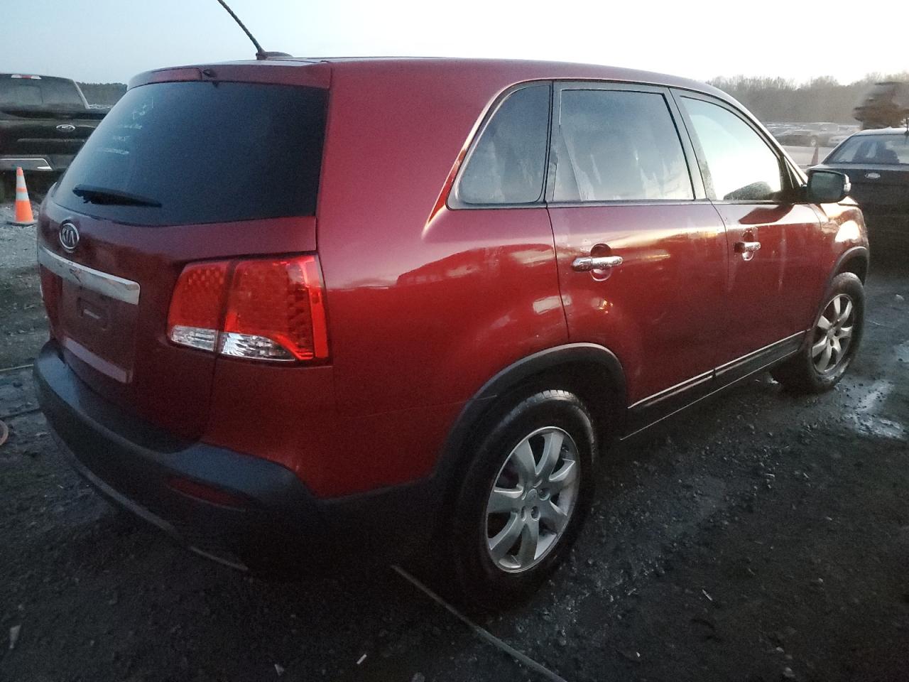 Изображение 3 2011 KIA SORENTO BASE 2011 с VIN 5XYKT3A18BG021944