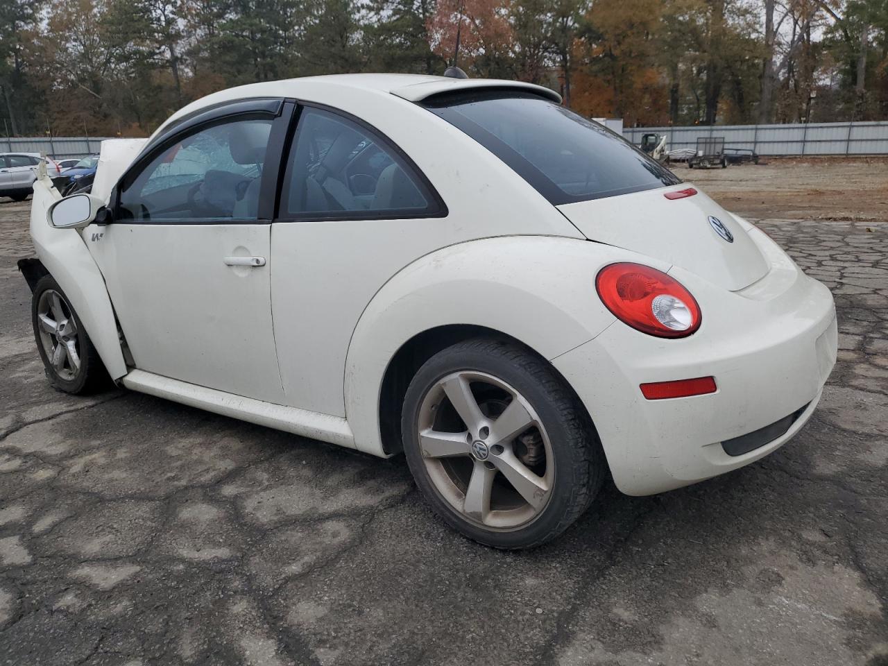 Obraz 2 z 2008 VOLKSWAGEN NEW BEETLE TRIPLE WHITE 2008 z VIN 3VWFW31C18M519793