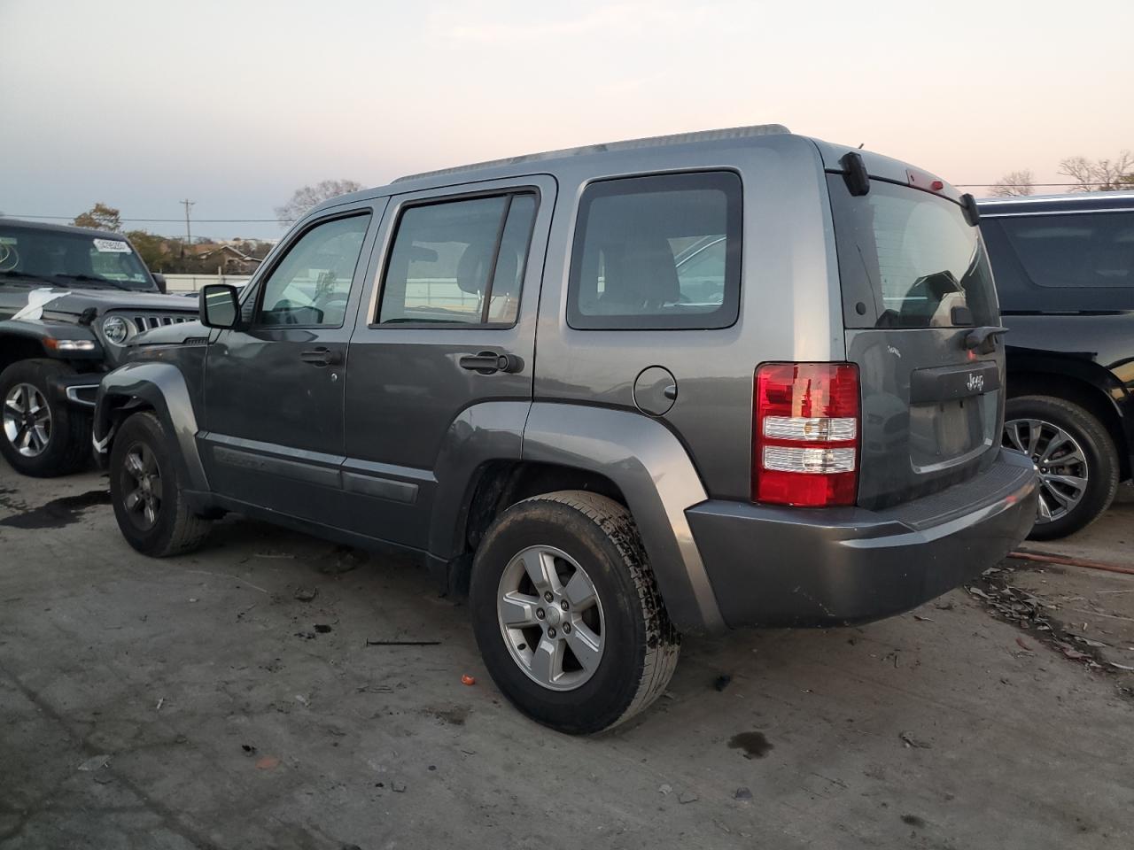 Изображение 2 2012 JEEP LIBERTY SPORT 2012 с VIN 1C4PJLAK6CW114924