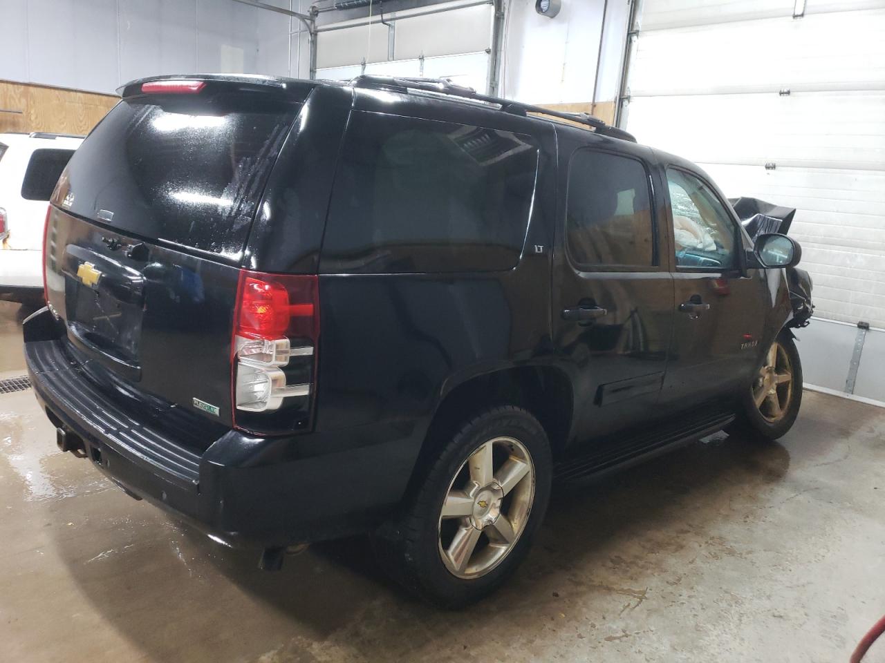 Image 3 of 2012 CHEVROLET TAHOE K1500 LT 2012 with VIN 1GNSKBE02CR256896