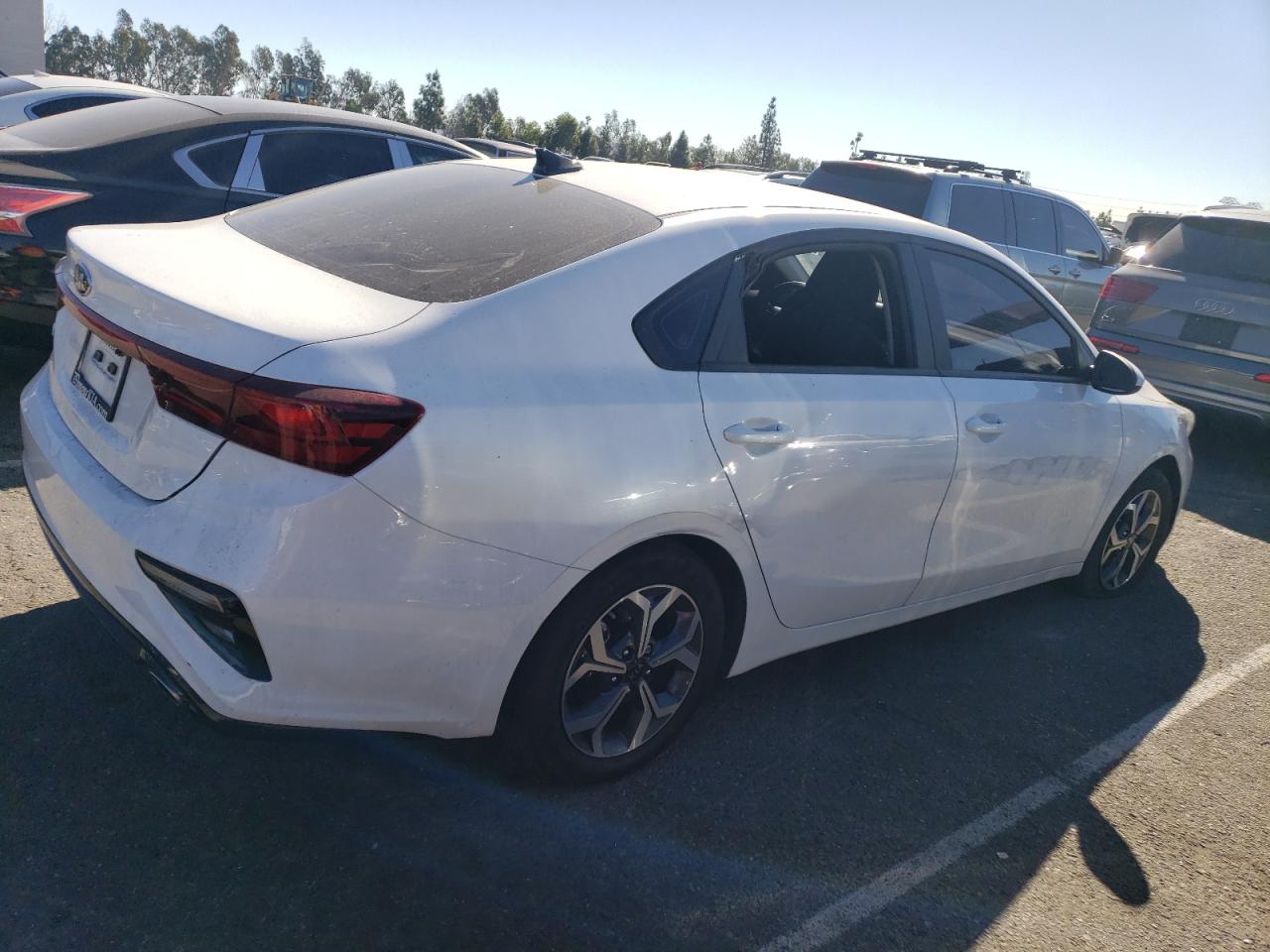 Изображение 3 2021 KIA FORTE FE 2021 с VIN 3KPF24AD6ME375594