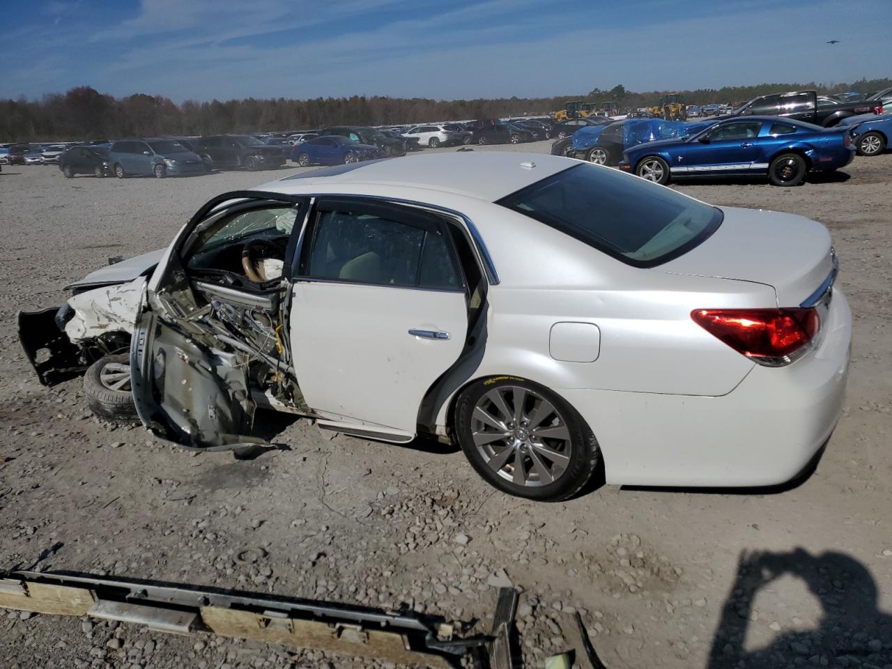 Image 2 of 2011 TOYOTA AVALON BASE 2011 with VIN 4T1BK3DB4BU379012