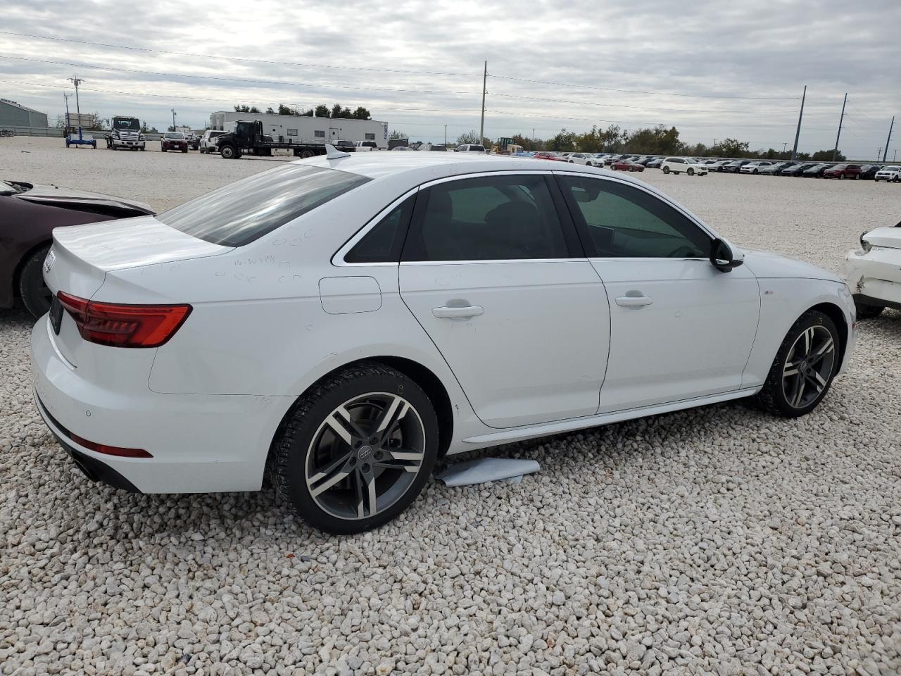 Изображение 3 2017 AUDI A4 PREMIUM PLUS 2017 с VIN WAULNAF45HN018455