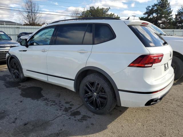 Изображение 2 2022 VOLKSWAGEN TIGUAN SE R-LINE BLACK 2022 с VIN 3VV8B7AX2NM009547
