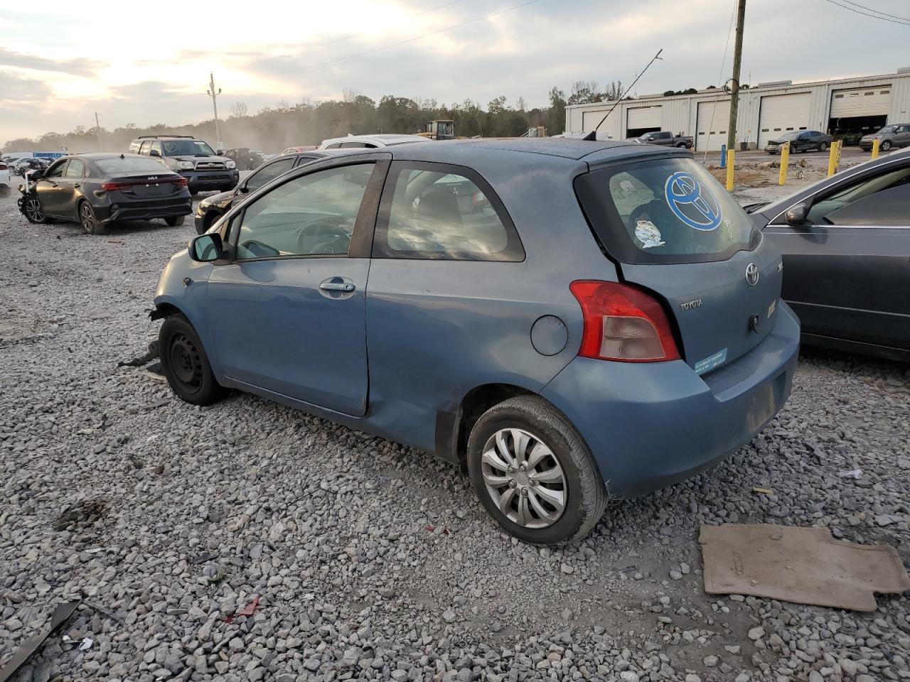 Image 2 of 2008 TOYOTA YARIS  2008 with VIN JTDJT923885188109
