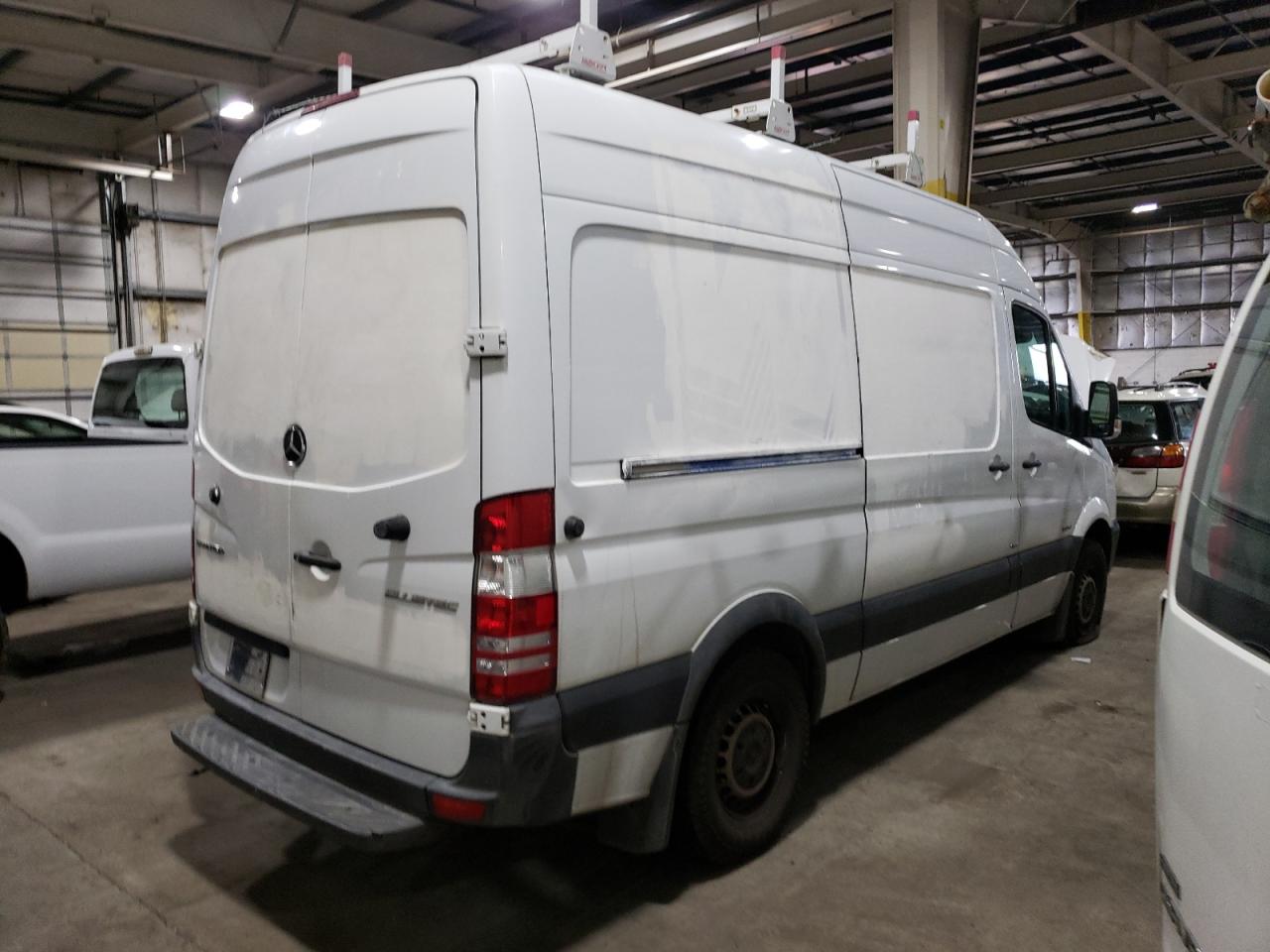 Image 3 of 2014 MERCEDES-BENZ SPRINTER 2500 2014 with VIN WD3PE7DC5E5832886