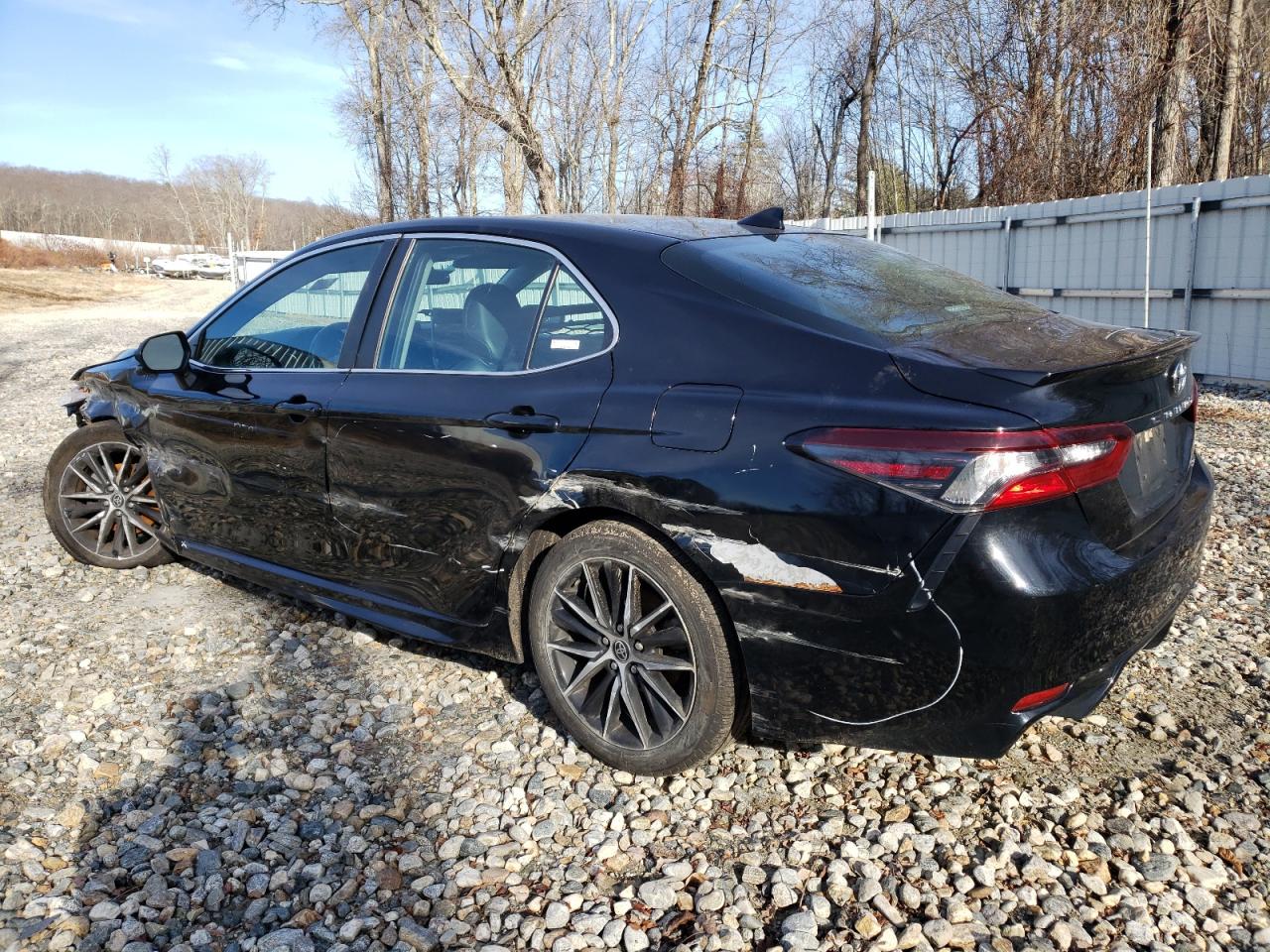 Image 2 of 2021 TOYOTA CAMRY SE 2021 with VIN 4T1G11AK3MU409556