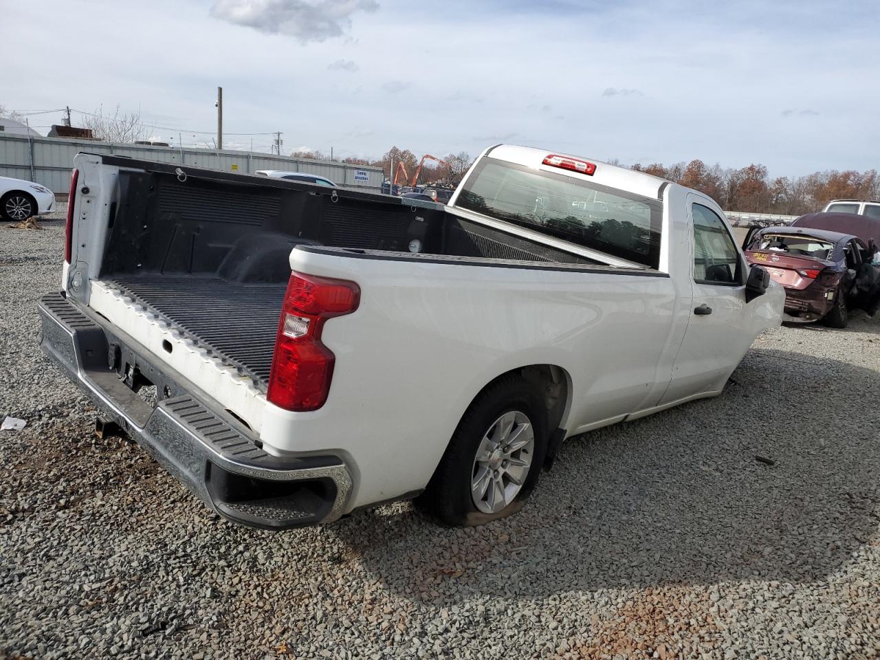 Image 3 of 2022 CHEVROLET SILVERADO C1500 2022 with VIN 3GCNAAED7NG642836