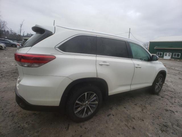 Image 3 of 2019 TOYOTA HIGHLANDER SE 2019 with VIN 5TDJZRFH4KS610804