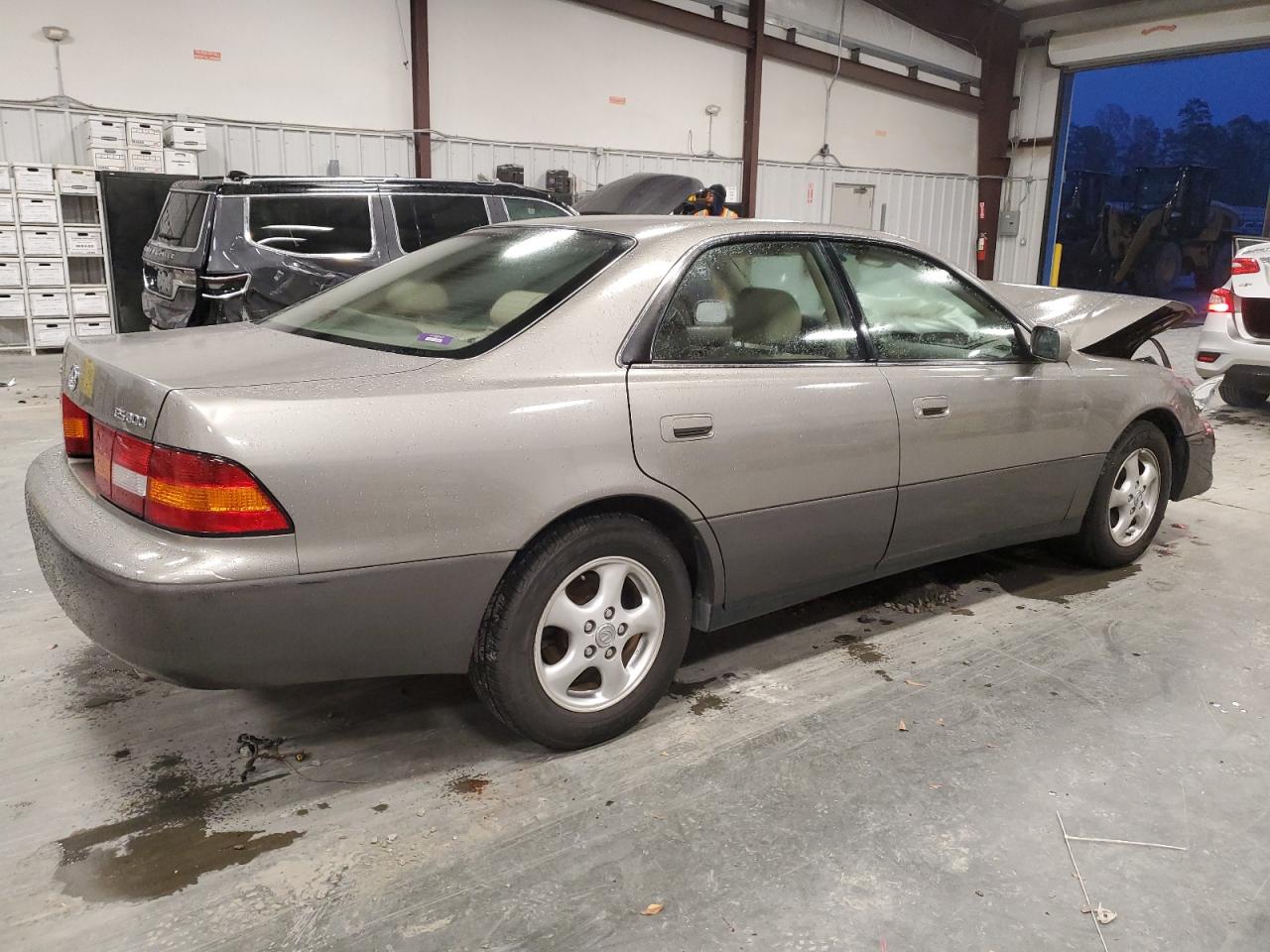 Image 3 of 1999 LEXUS ES 300 1999 with VIN JT8BF28G1X5070168