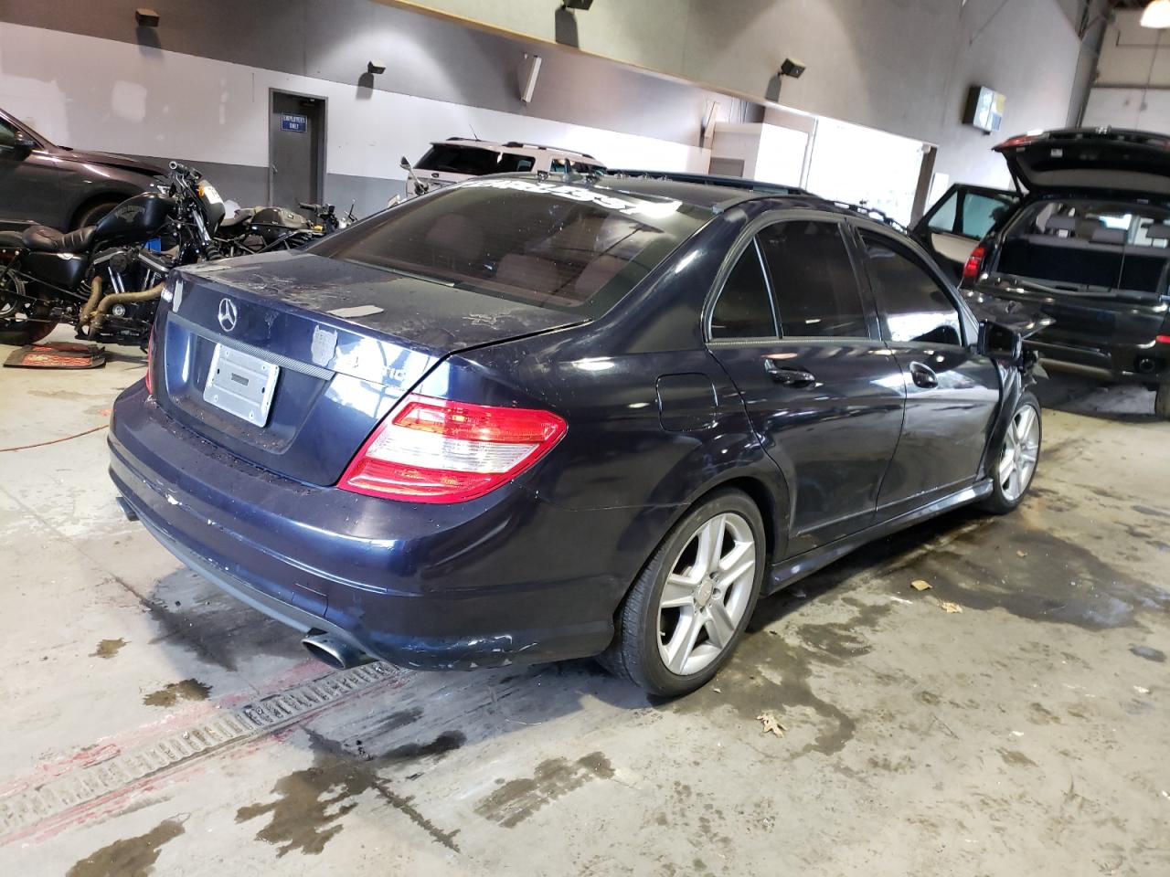 Image 3 of 2011 MERCEDES-BENZ C 300 4MATIC 2011 with VIN WDDGF8BB9BR151496