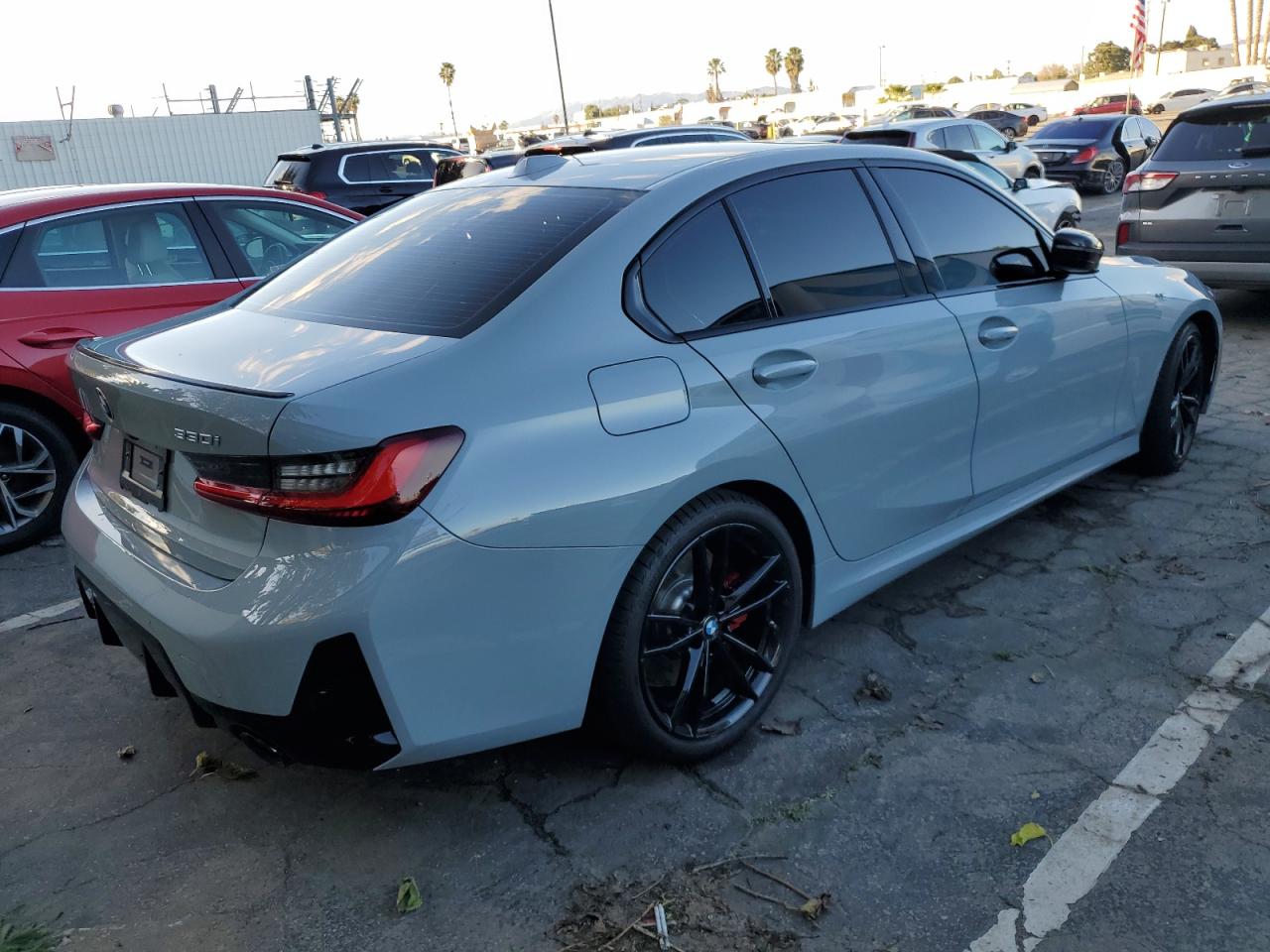 Obraz 3 z 2024 B M W 3 SERIES 4D SEDAN 330I MSPORT 2024 z VIN 3MW69FF06R8E14877