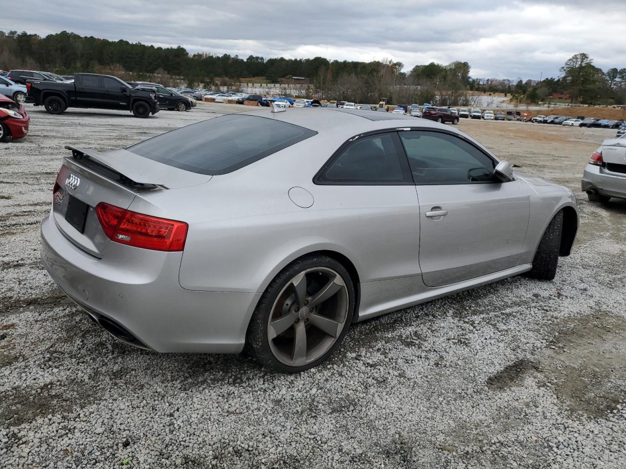Image 3 of Audi Rs5 2013 with VIN WUAC6AFRXDA902617