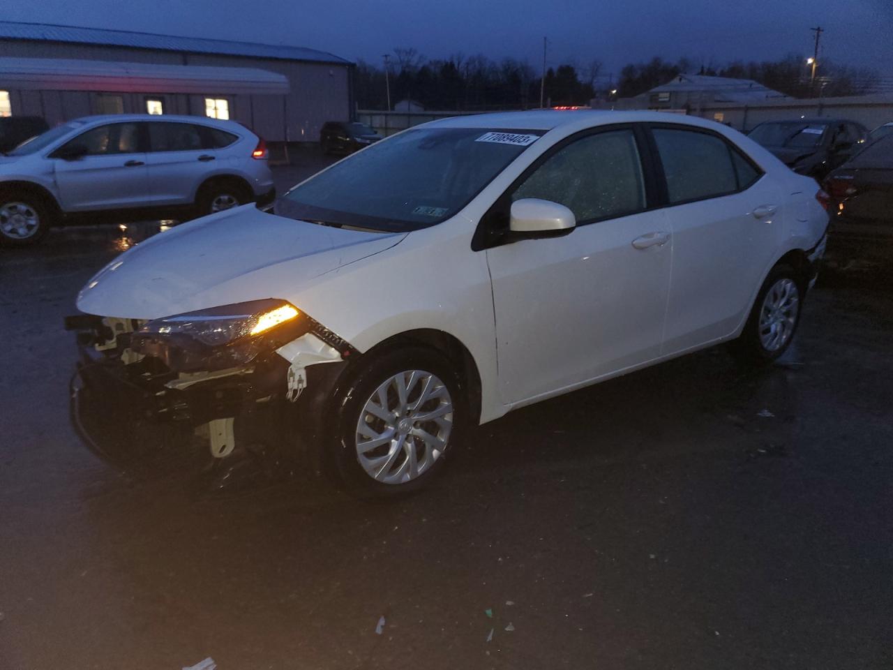 Изображение 1 2018 TOYOTA COROLLA L 2018 с VIN 5YFBURHE7JP820066