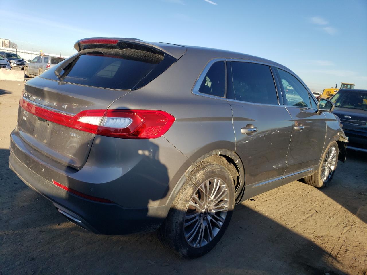 Изображение 3 2016 LINCOLN MKX RESERVE 2016 с VIN 2LMTJ8LR8GBL32831