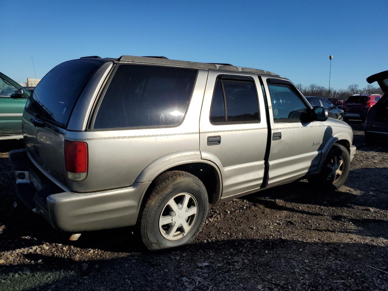 Image 3 of 2000 OLDSMOBILE BRAVADA  2000 with VIN 1GHDT13W8Y2378513