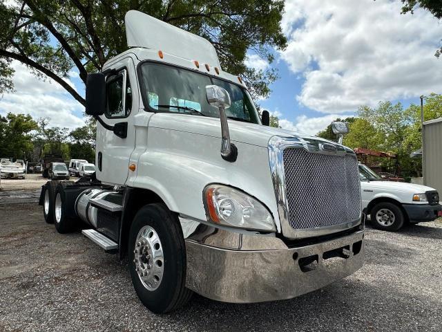 2014 FREIGHTLINER CASCADIA 125  2014 image