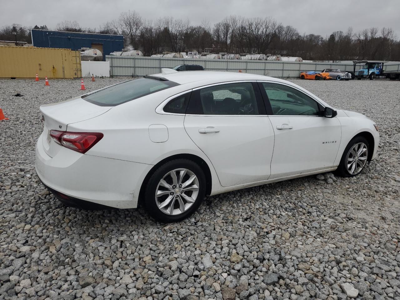Image 3 of 2019 CHEVROLET MALIBU LT 2019 with VIN 1G1ZD5ST4KF119159