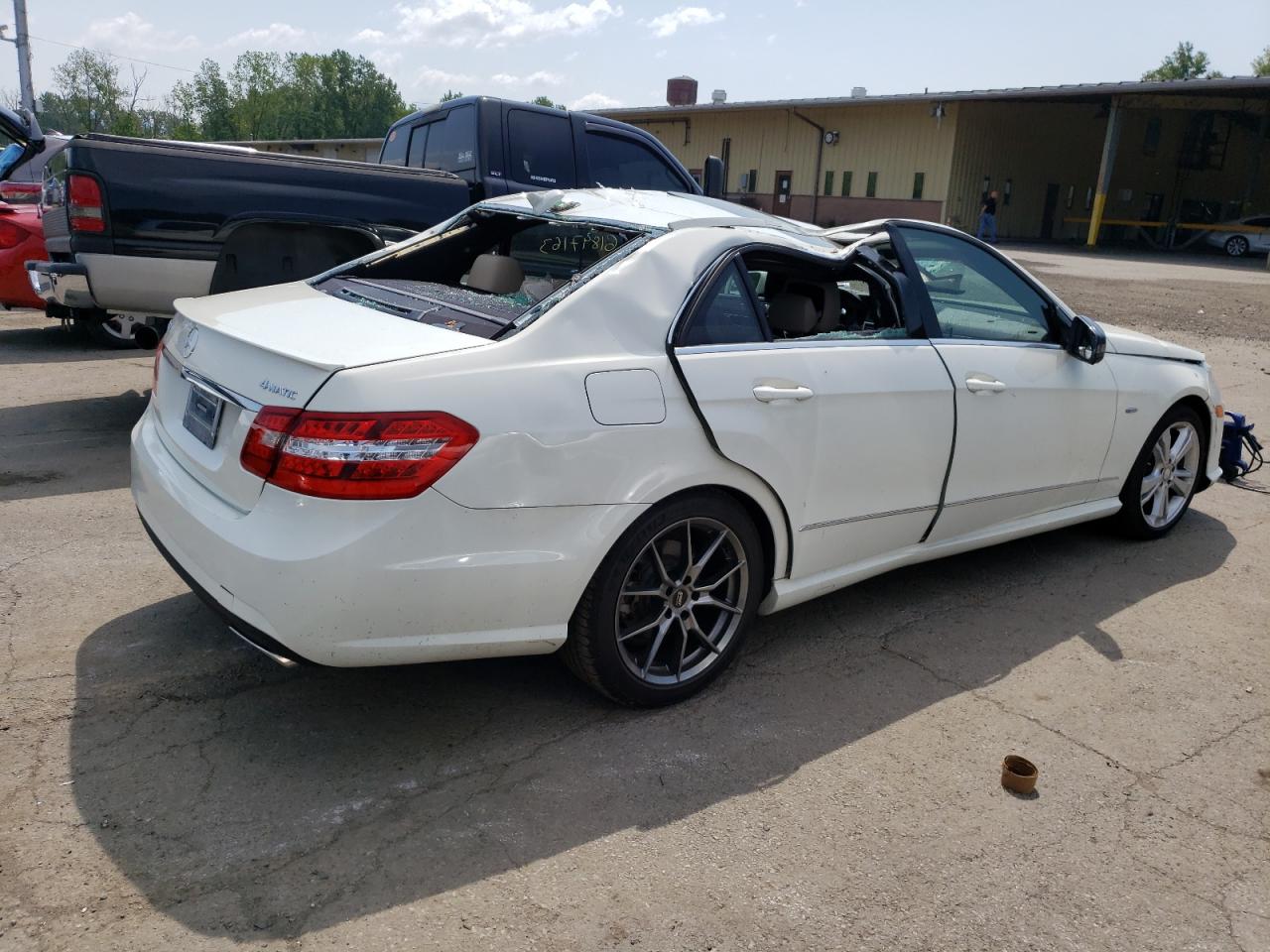 Obraz 3 z 2012 MERCEDES-BENZ E 350 4MATIC 2012 z VIN WDDHF8JB6CA564367