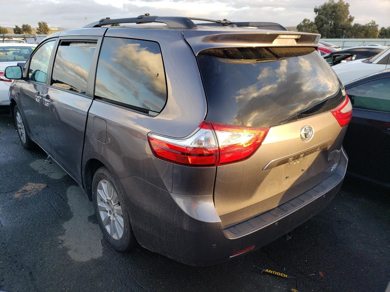 Obraz 2 z 2015 TOYOTA SIENNA XLE 2015 z VIN 5TDDK3DC6FS112406