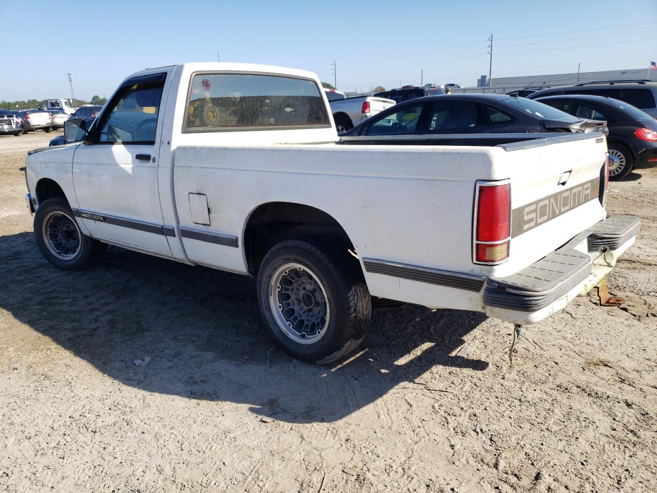 Image 2 of 1991 GMC SONOMA  1991 with VIN 1GTCS14Z9M2558123