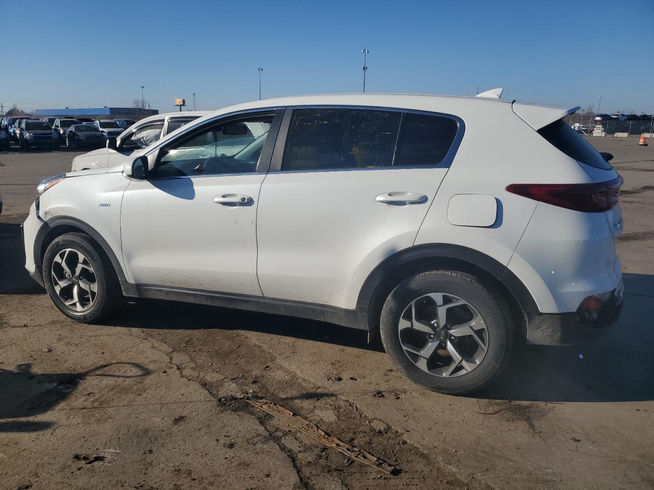 Изображение 2 2022 KIA SPORTAGE LX 2022 с VIN KNDPMCAC6N7999087