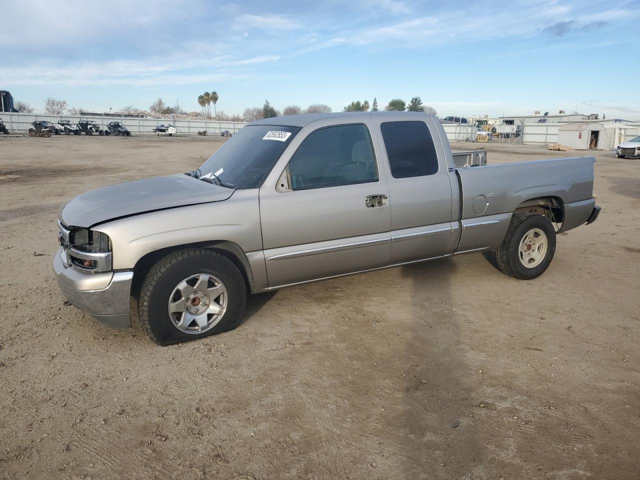 Image 1 of 2001 GMC NEW SIERRA C1500 2001 with VIN 2GTEC19T611252907