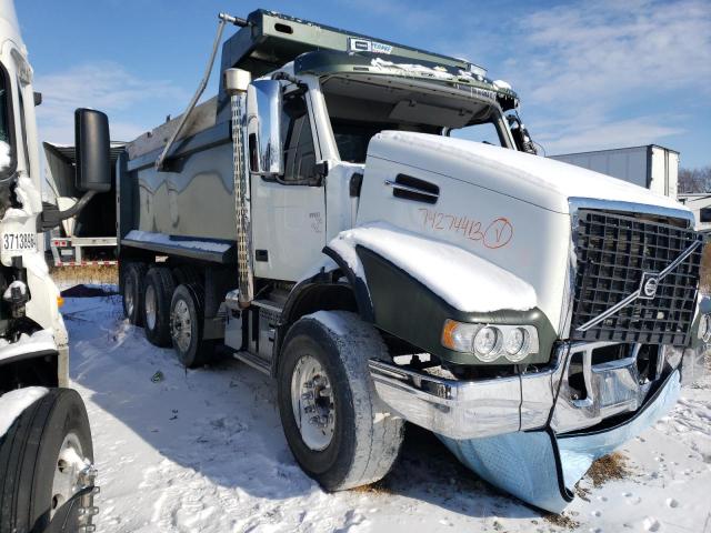 2021 VOLVO VHD  2021 image