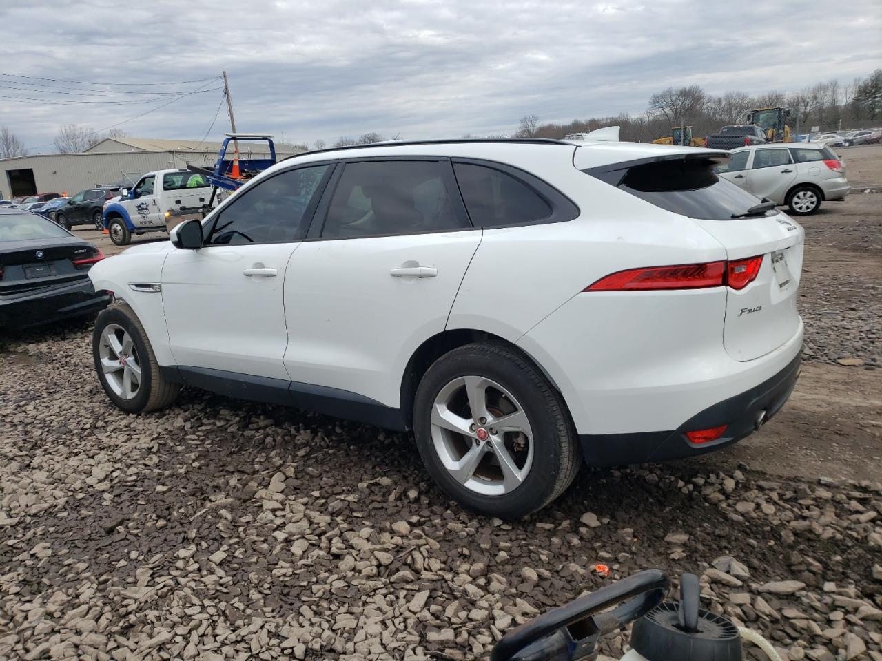 Image 2 of 2017 JAGUAR F-PACE PREMIUM 2017 with VIN SADCJ2BV9HA092525