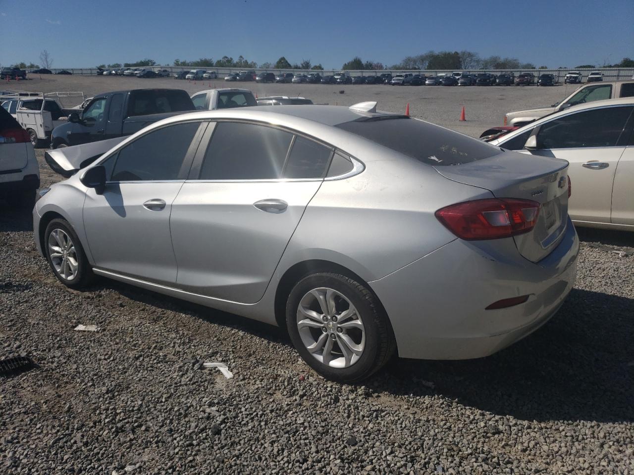 Изображение 2 2019 CHEVROLET CRUZE LT 2019 с VIN 1G1BE5SM4K7124296