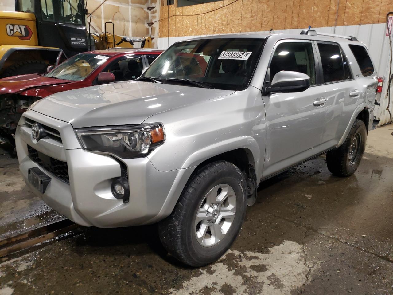 Image 1 of 2022 TOYOTA 4RUNNER SR5/SR5 PREMIUM 2022 with VIN JTEMU5JR2N6057638