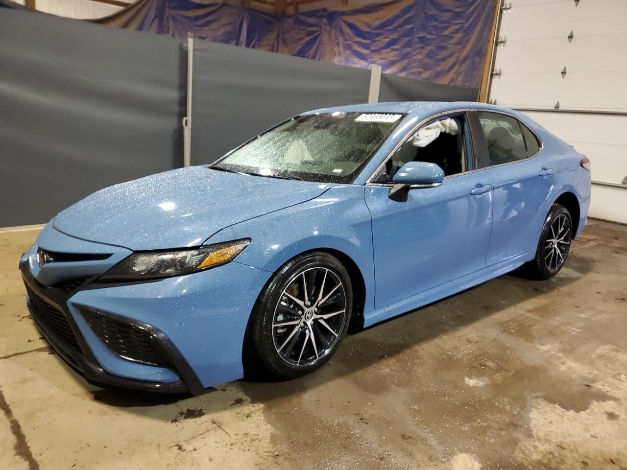 Изображение 1 2024 TOYOTA CAMRY SE NIGHT SHADE 2024 с VIN 4T1G11AK1RU203935