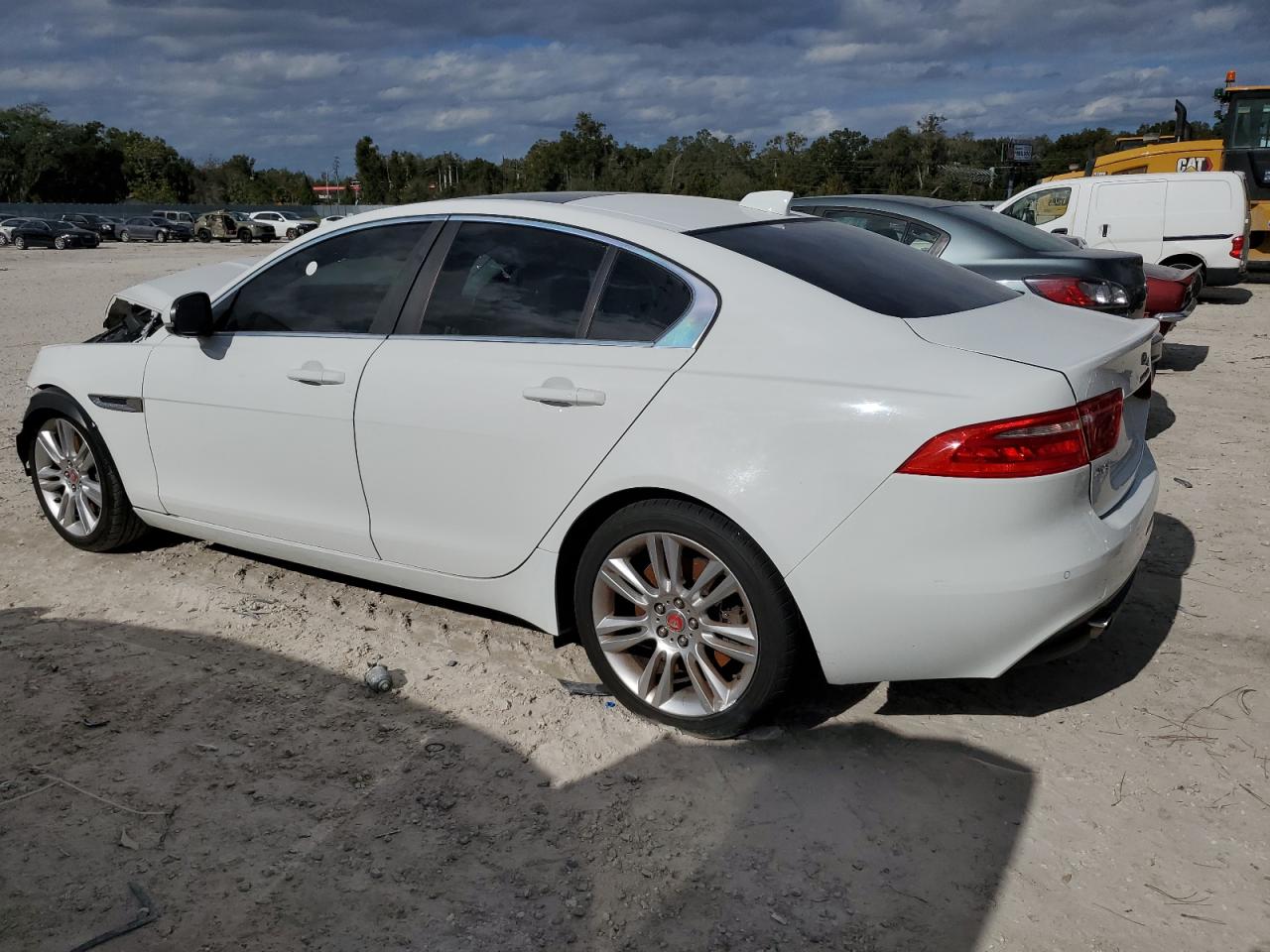 Obraz 2 z 2019 JAGUAR XE PREMIUM 2019 z VIN SAJAD4FX5KCP49383