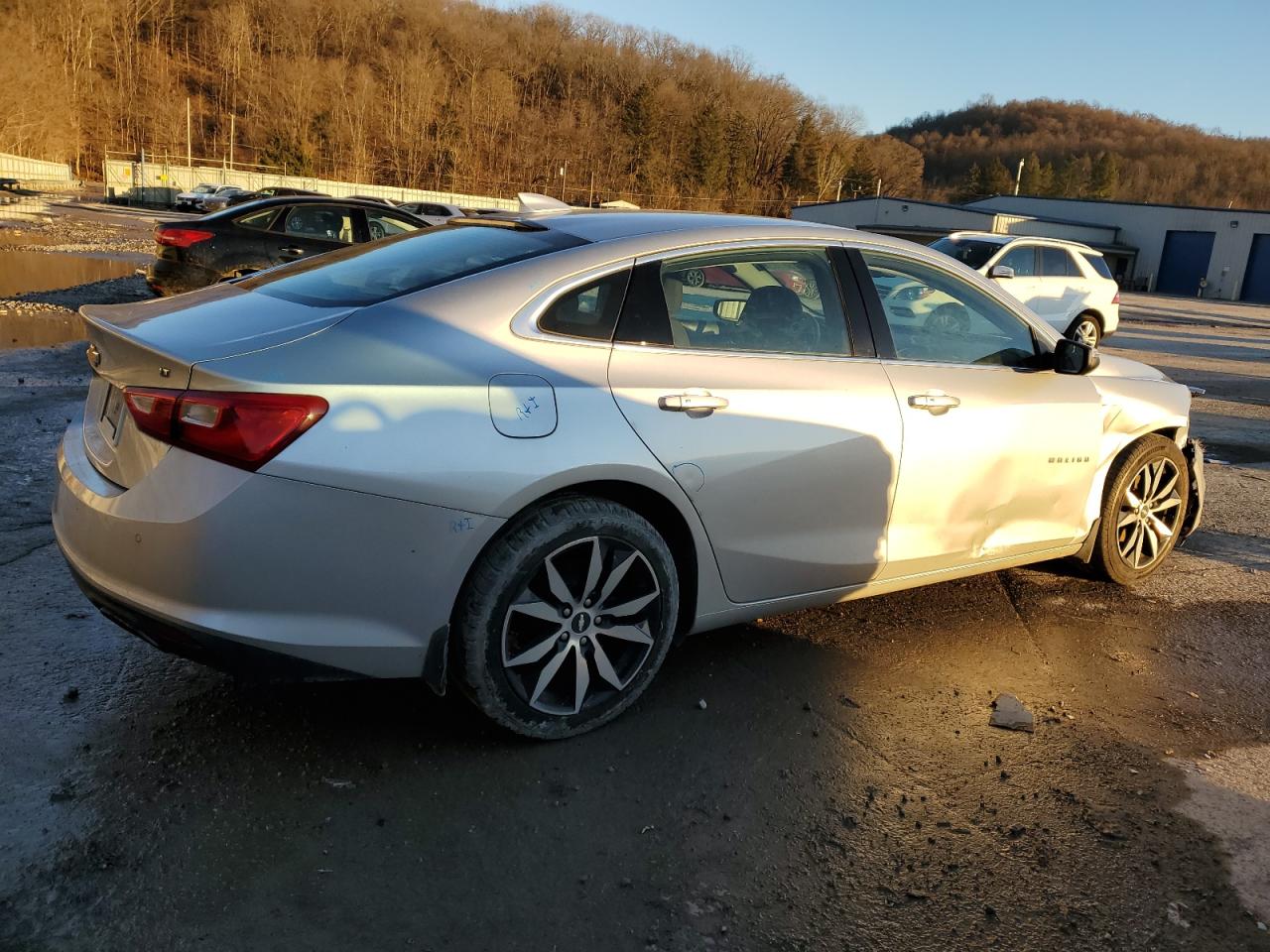 Image 3 of 2016 CHEVROLET MALIBU LT 2016 with VIN 1G1ZF5SX4GF338594