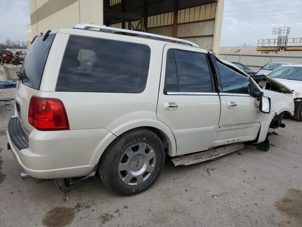 Изображение 3 2005 LINCOLN NAVIGATOR  2005 с VIN 5LMFU28505LJ19482