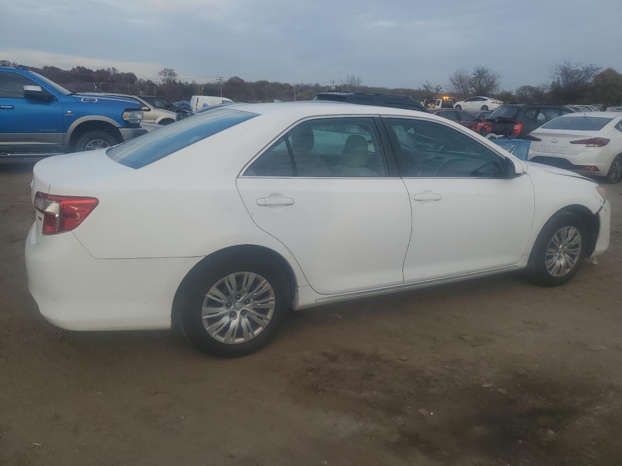 Obraz 3 z 2013 TOYOTA CAMRY L 2013 z VIN 4T4BF1FK2DR312195
