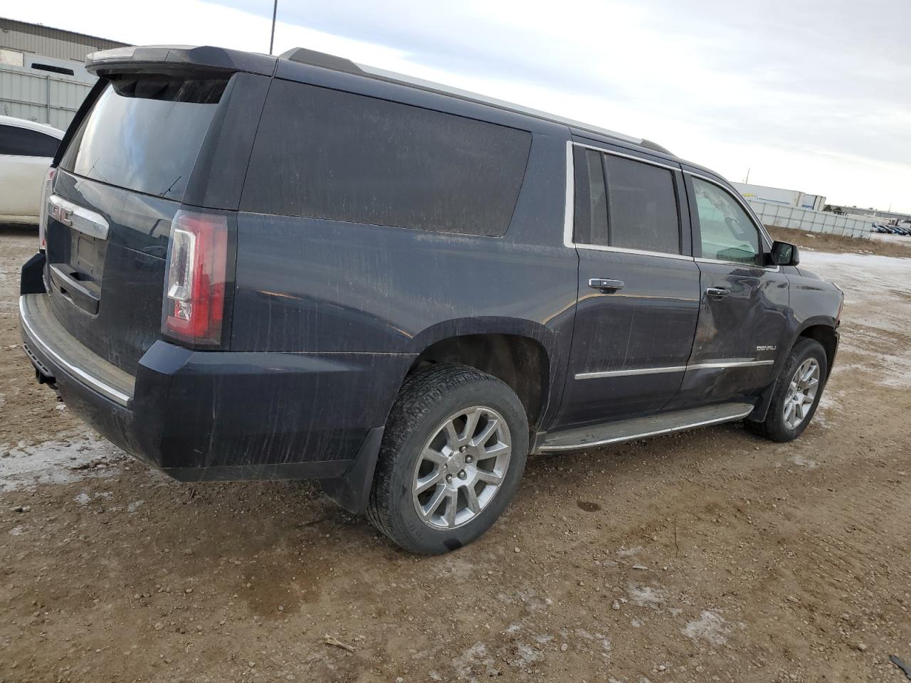 Obraz 3 z 2017 GMC YUKON XL DENALI 2017 z VIN 1GKS2HKJ1HR142800